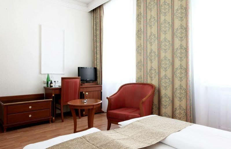Novum Cristall Messe Hotel 3*